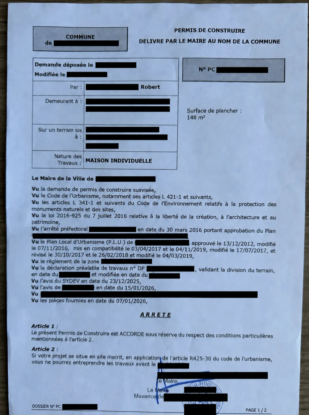 Arrêté municipal accordant le permis de construire de Robert, pour une maison individuelle de 148 m²